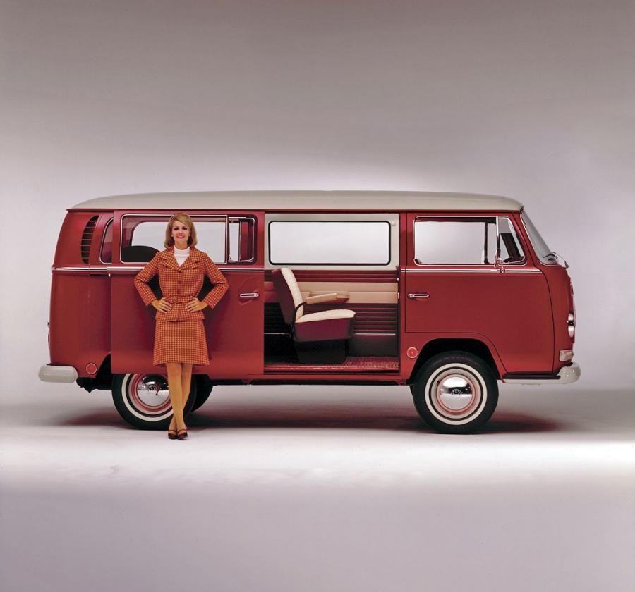  Volkswagen T2 Bus 1967 года  (фото 8 из 16)